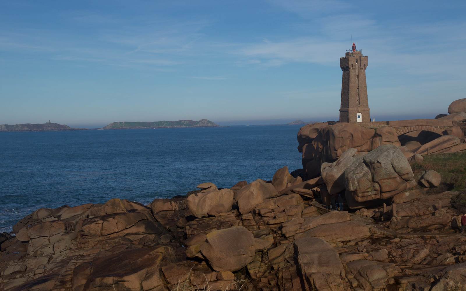 Vue sur le phare de Men Ruz - Ploumanac'h - Côte de Granit Rose