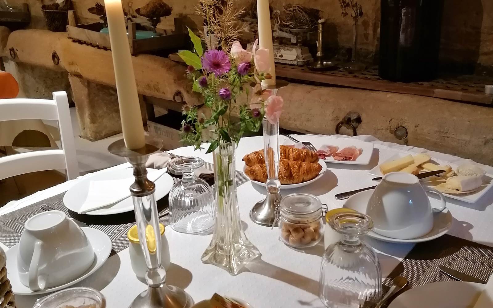 Petit dejeuner chambres sd'hotes à la Malposte à Reviers