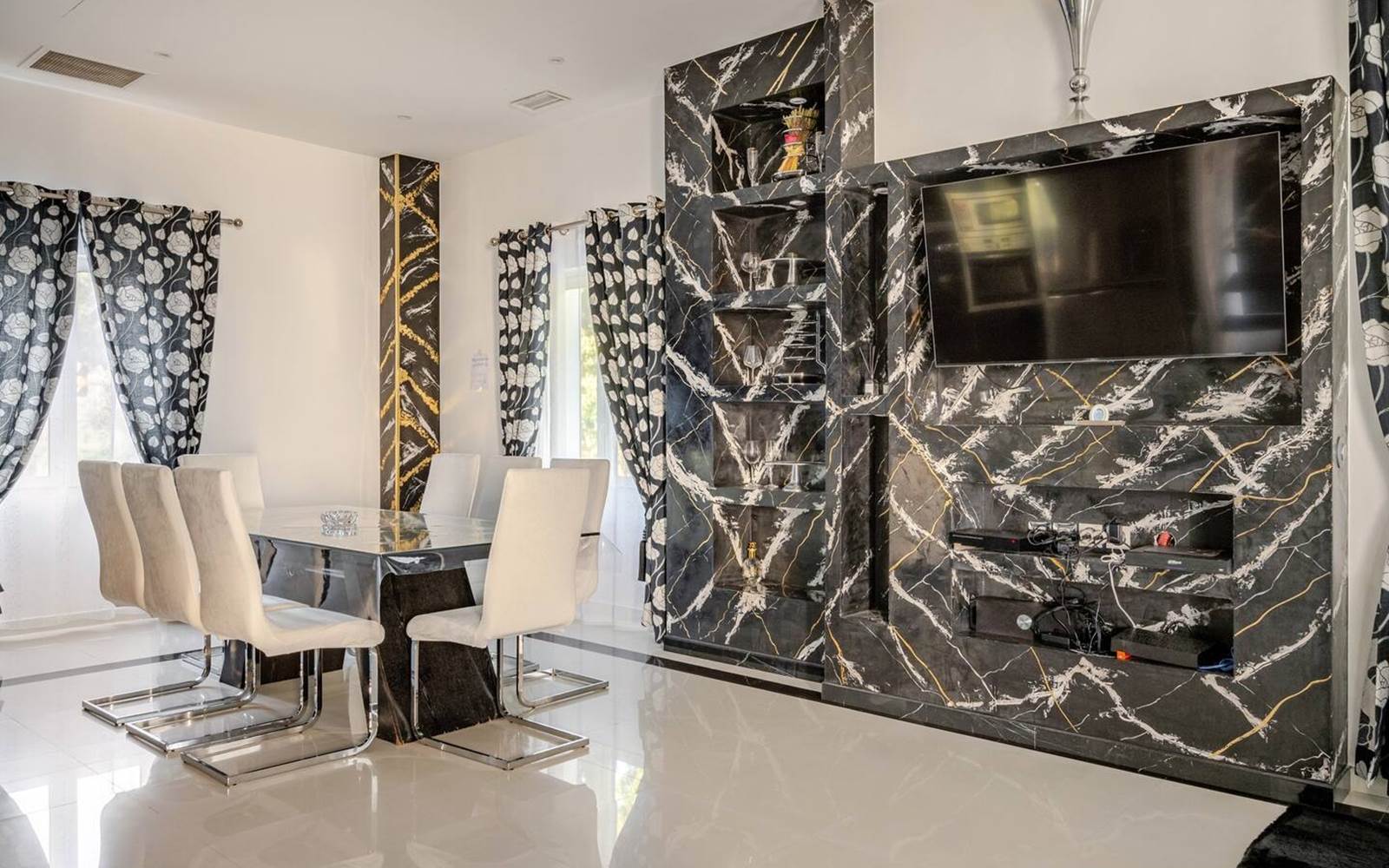 b5ab1ae6-9248-4281-9c75-7fd17eec7a8d