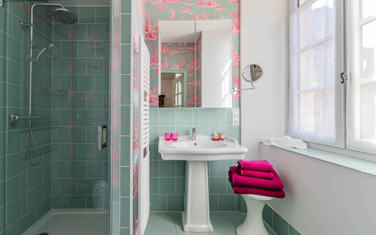 salle-de-bain-2-douche-gite-domme