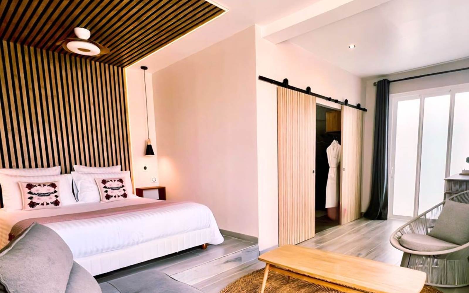 La Villa des Cannes Suite SARKARA 007