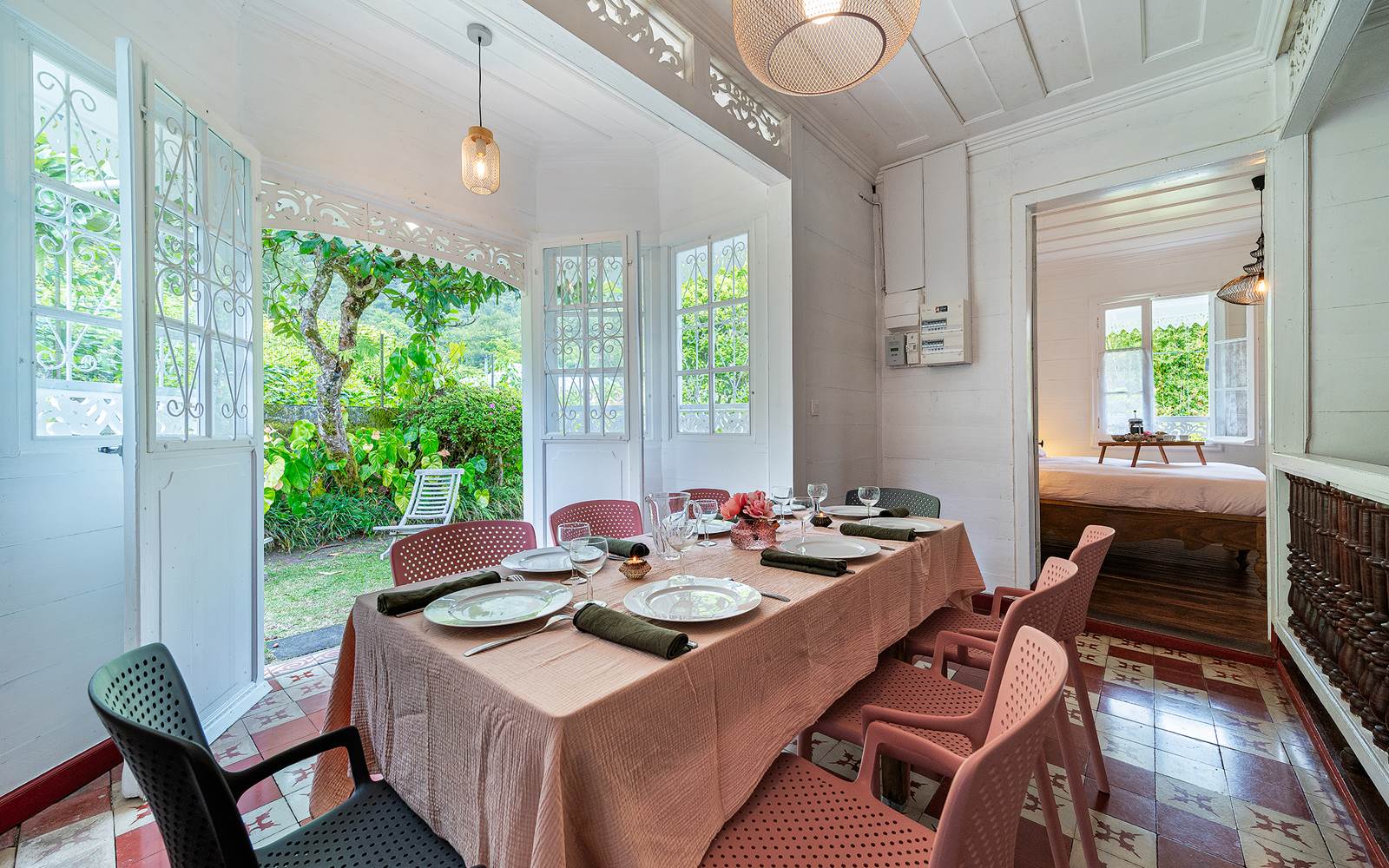 Salle à manger vue jardin