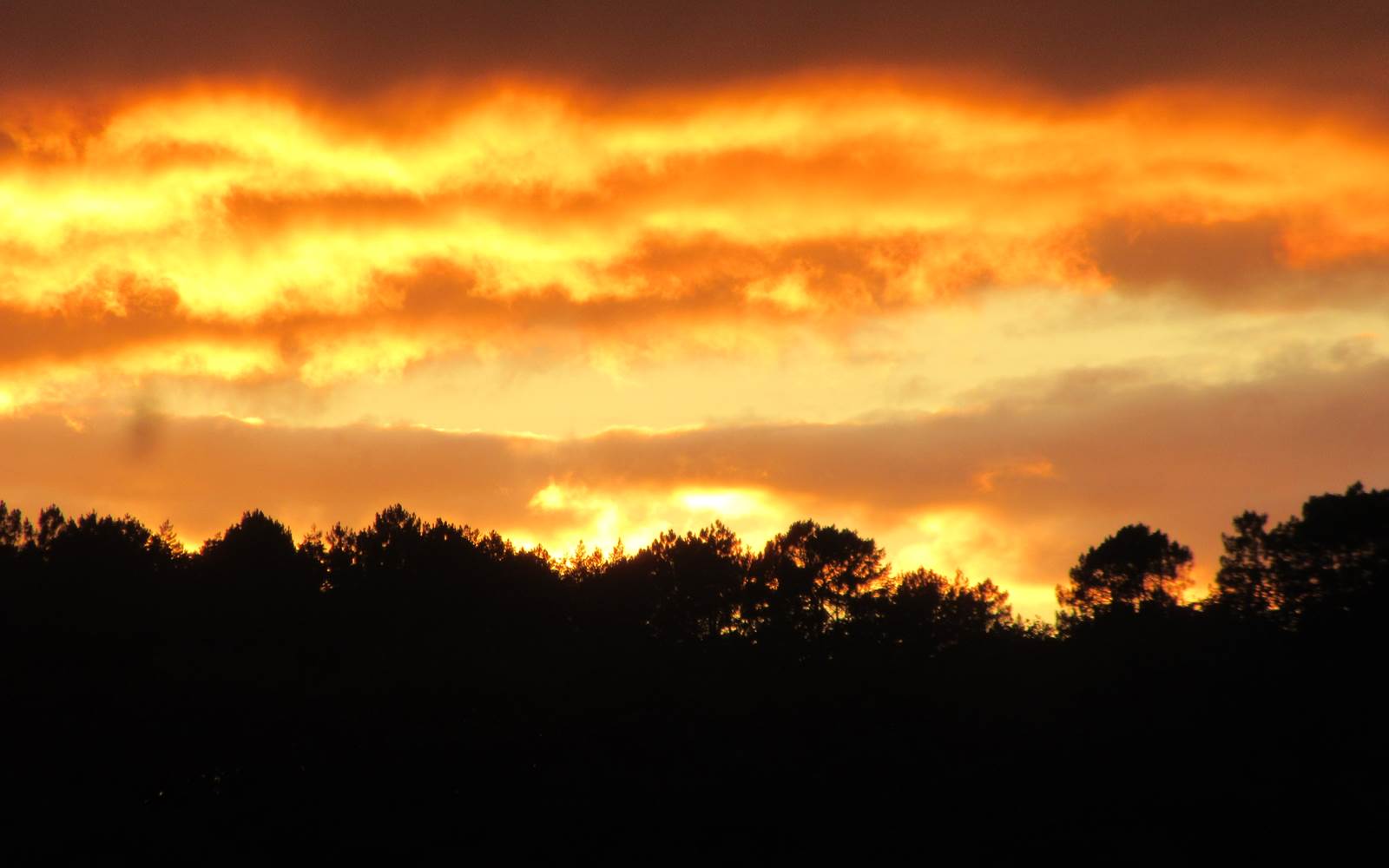 coucher de soleil vue de l'espace balnéo