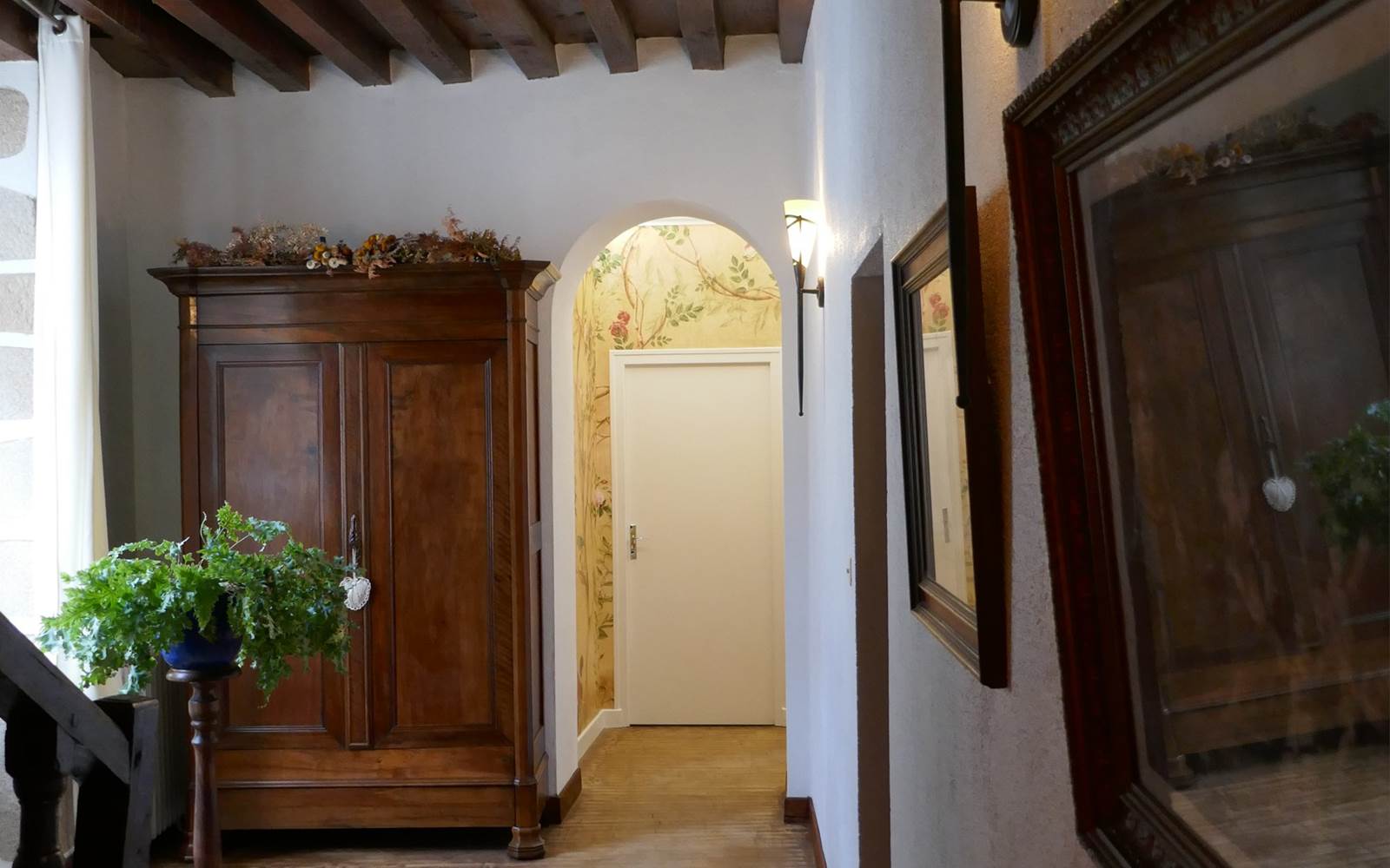 palier à l'étage, accés aux chambres