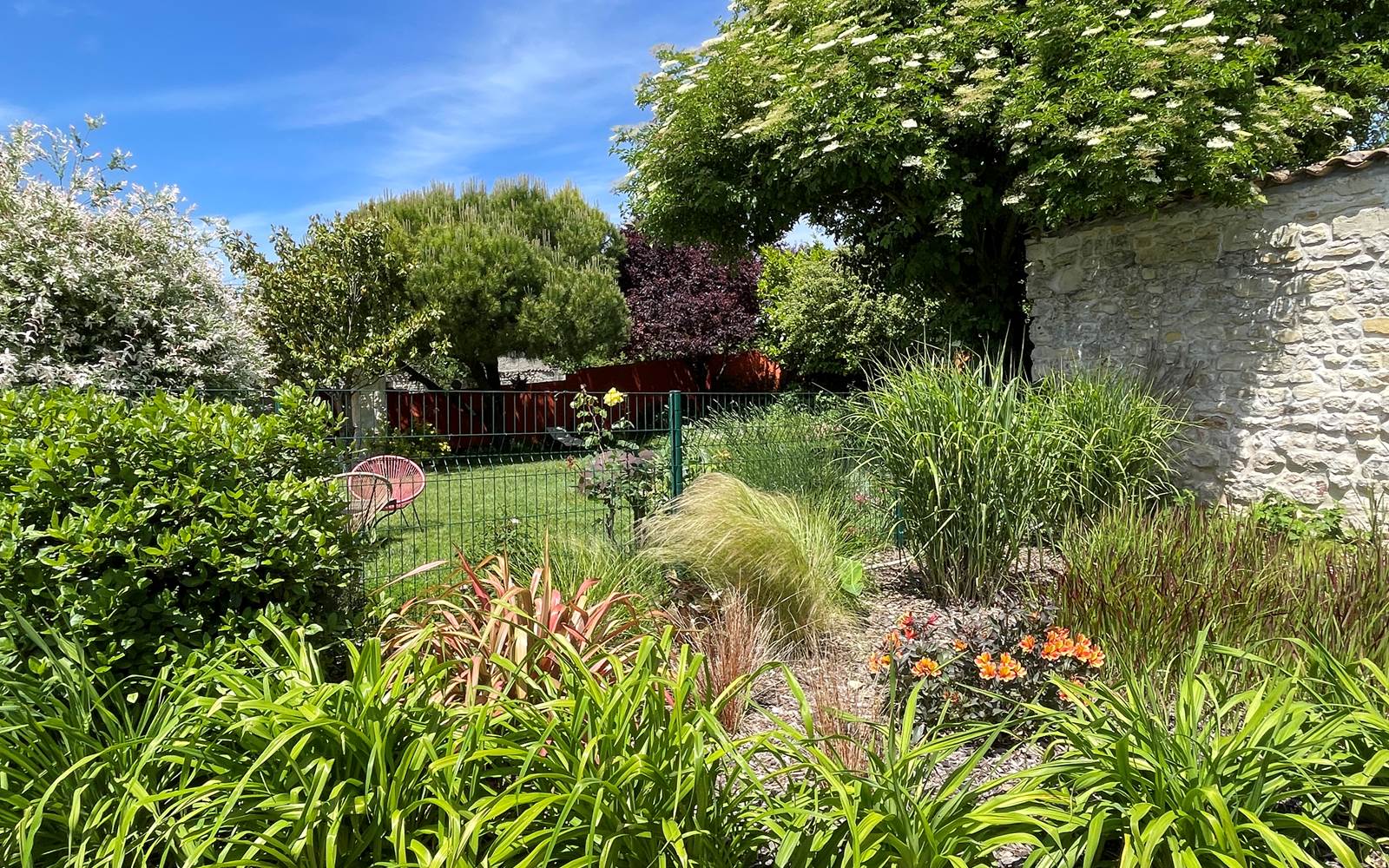 Massif et jardin