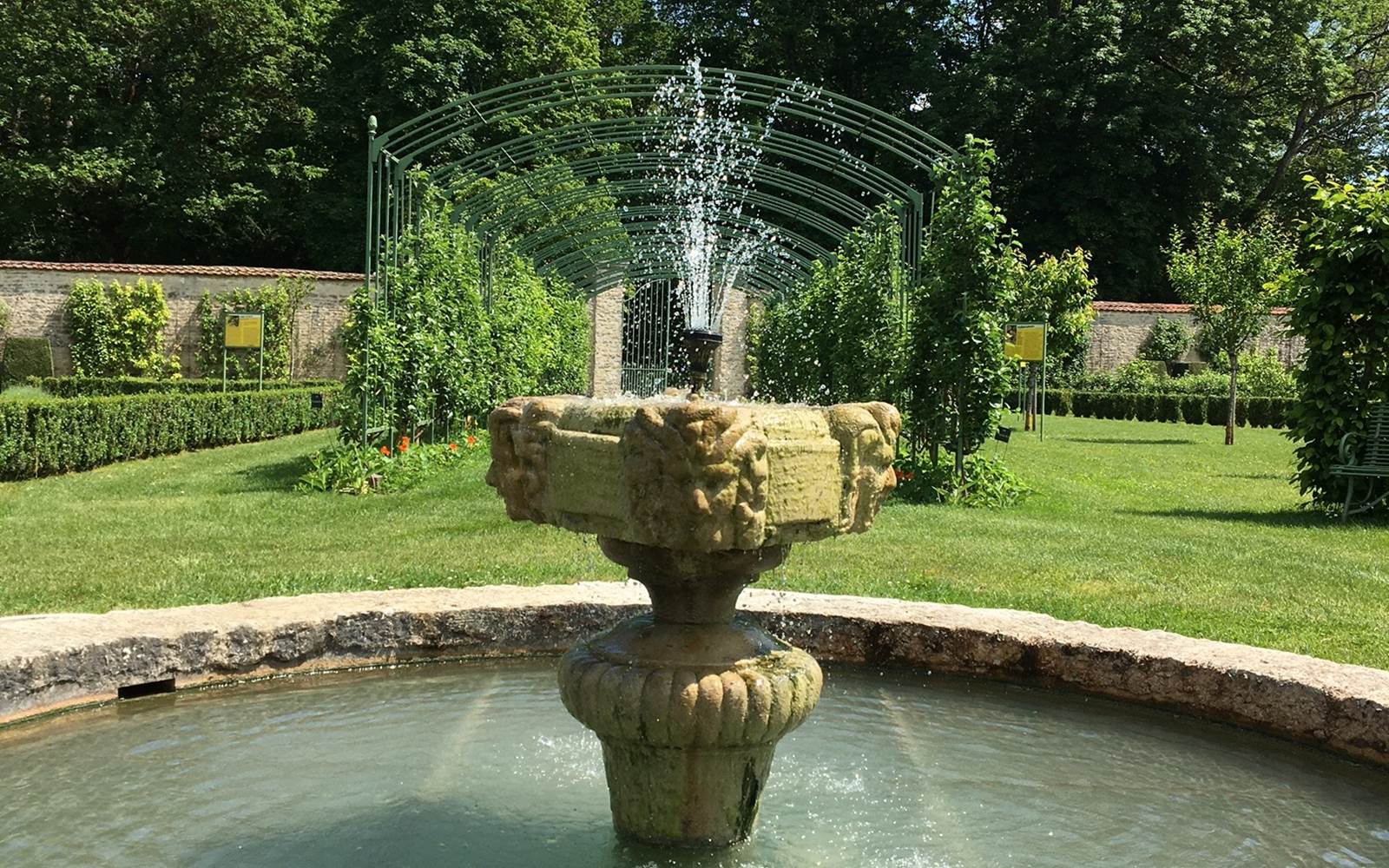 BASSIN DU JARDINIER