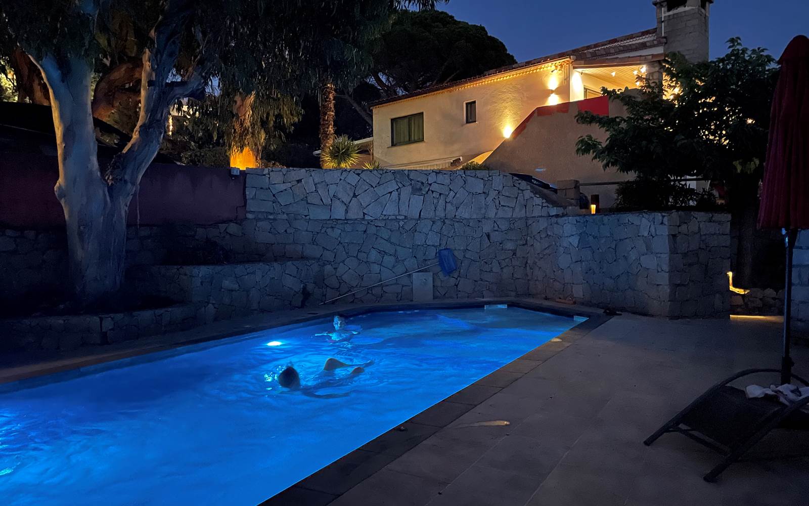 La piscine de nuit