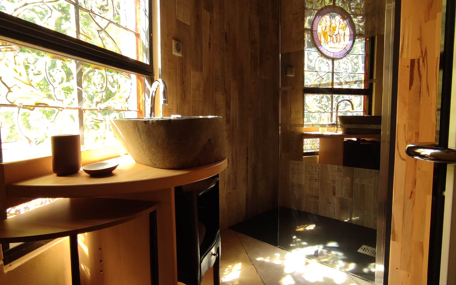 la-tour-des-touches-gite-savonnieres-salle d'eau douche