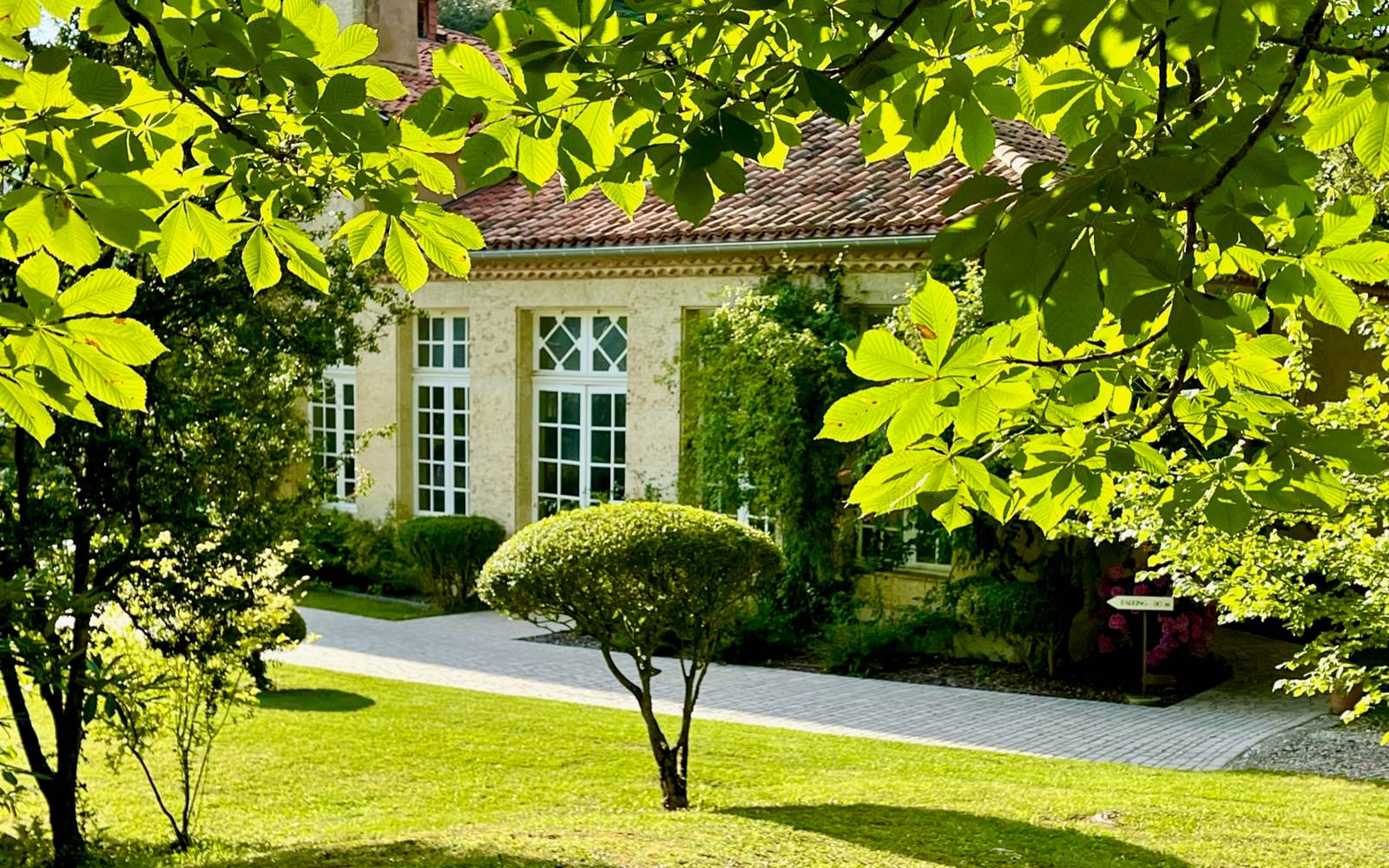 Orangerie Atelier maison d'hotes Gascony Art et Design