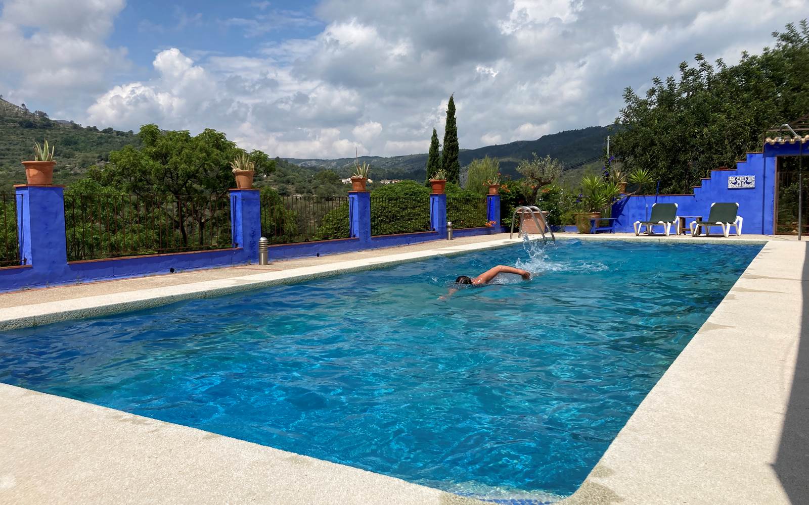 Enjoy the swimmingpool