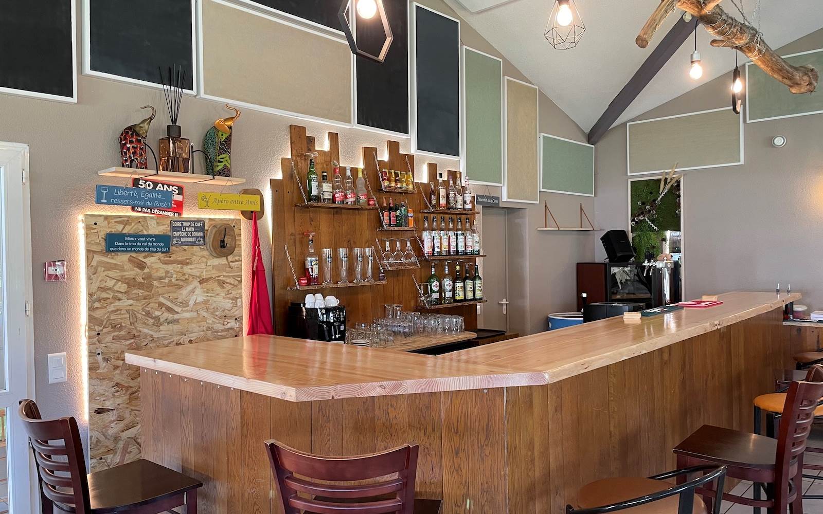 lepetitbois46_Leyme_bar du Sud_001