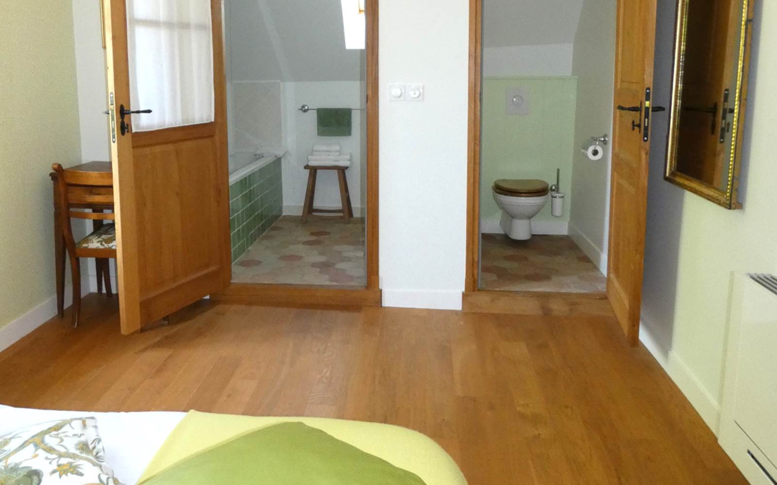 Salle de bains et WC dans les chambres ici au Chasseur d'Afrique