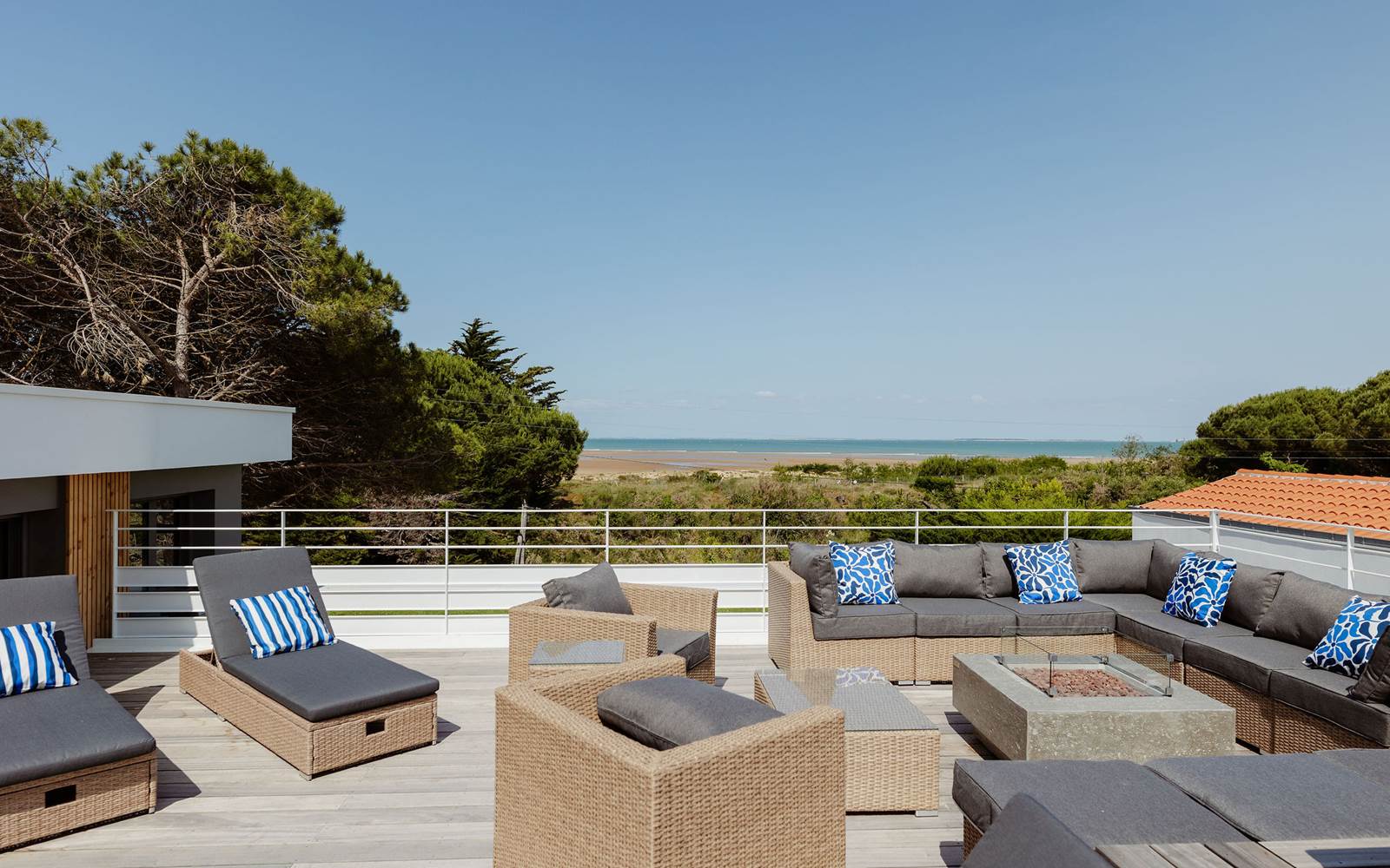 Terrasse vue mer jacuzzi XO 17