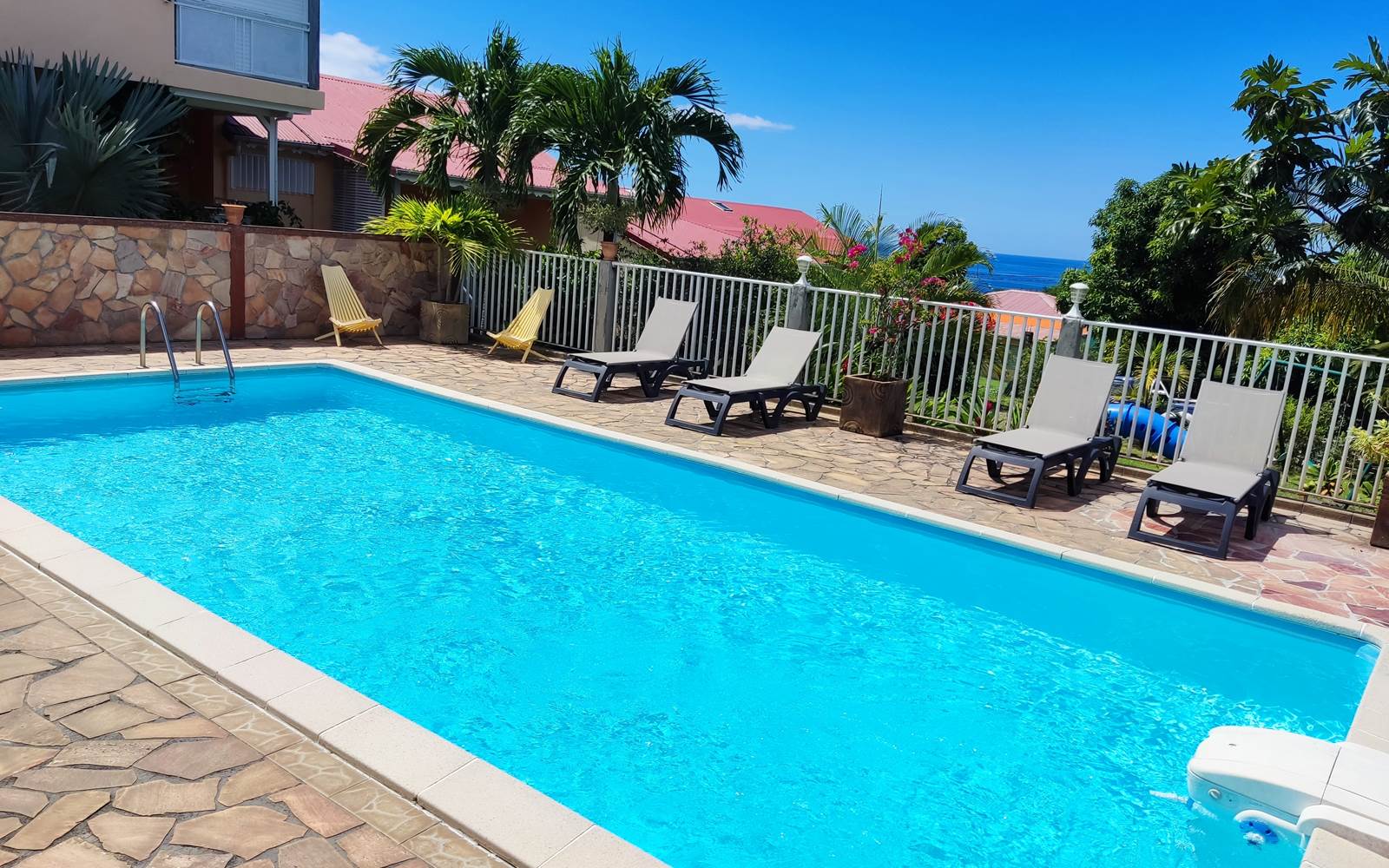 "Nous recommandons ce gite qui est agréable et au calme - We recommend this cottage which is nice and quiet. - Recomendamos esta casa de campo que es agradable y tranquilo"