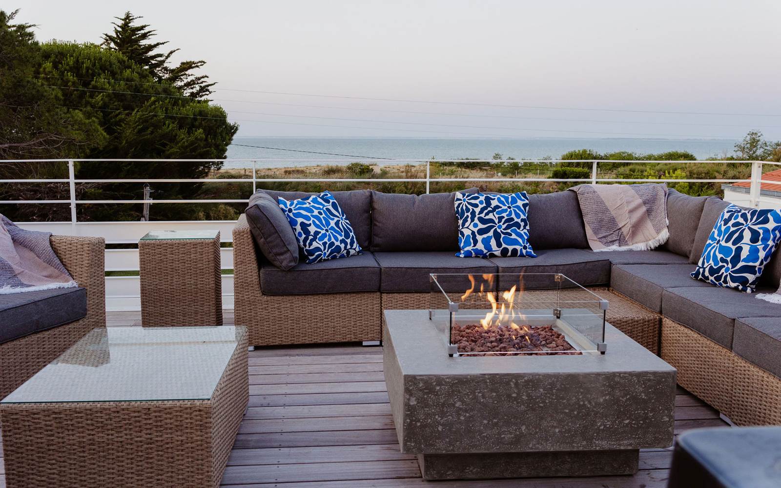 TERRASSE VUE MER DE NUIT XO 17