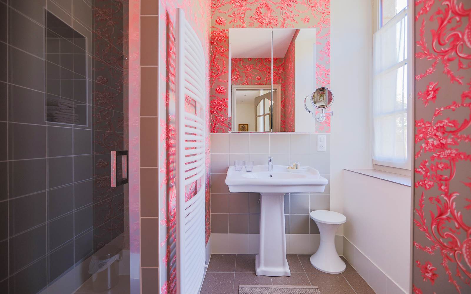 salle-de-bain-3-douche-gite-domme