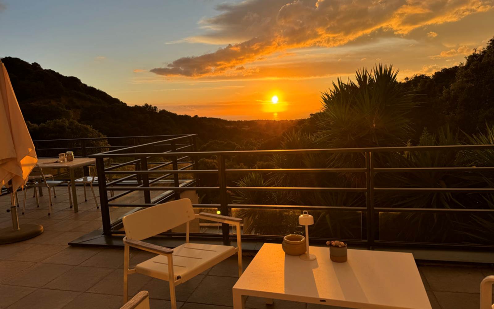 couche de soleil depuis la terasse