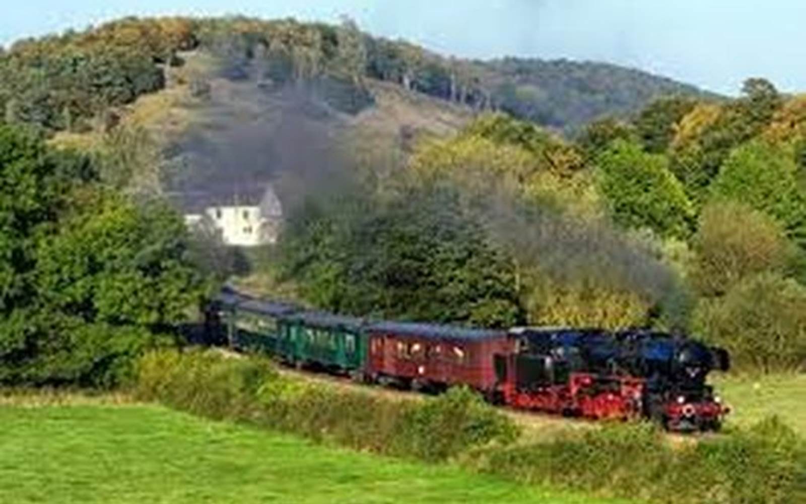 Le train qui passe dans le village, on peut le voir de la maison