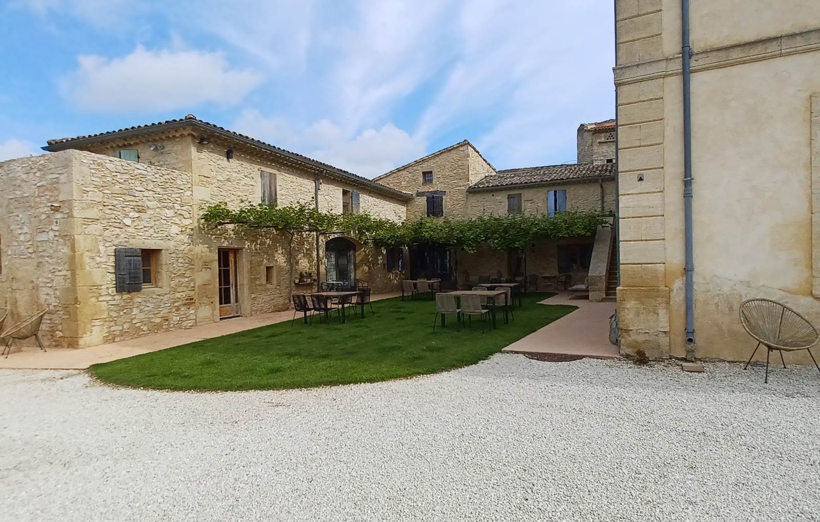 Maison de Maitre-carousel