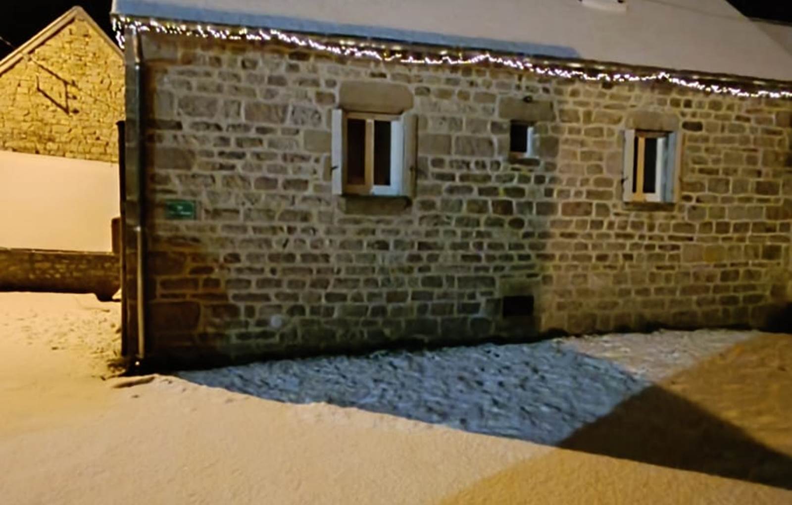 Gite de 12 personnes Creuse proche Faux la Montagne-carousel