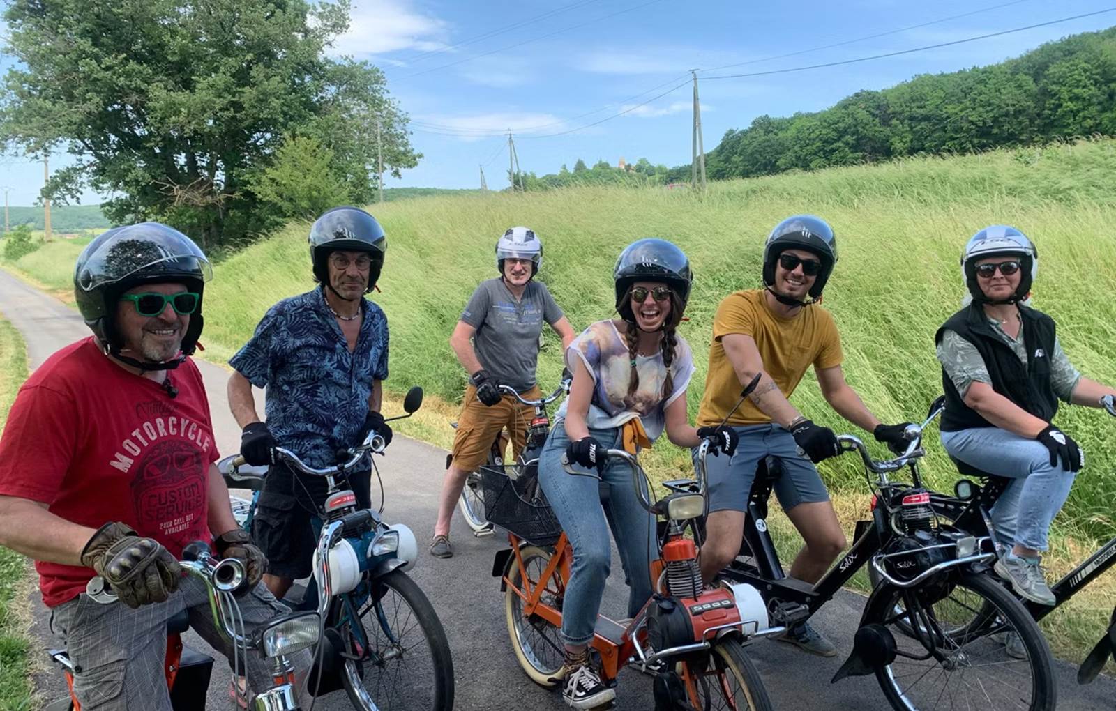 Gite-Etrigny-lacourquinousrelie-Solex-balade_Solex-tour-carousel