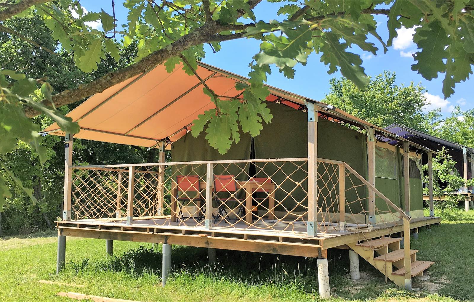 Lodge 16-9 clair-carousel