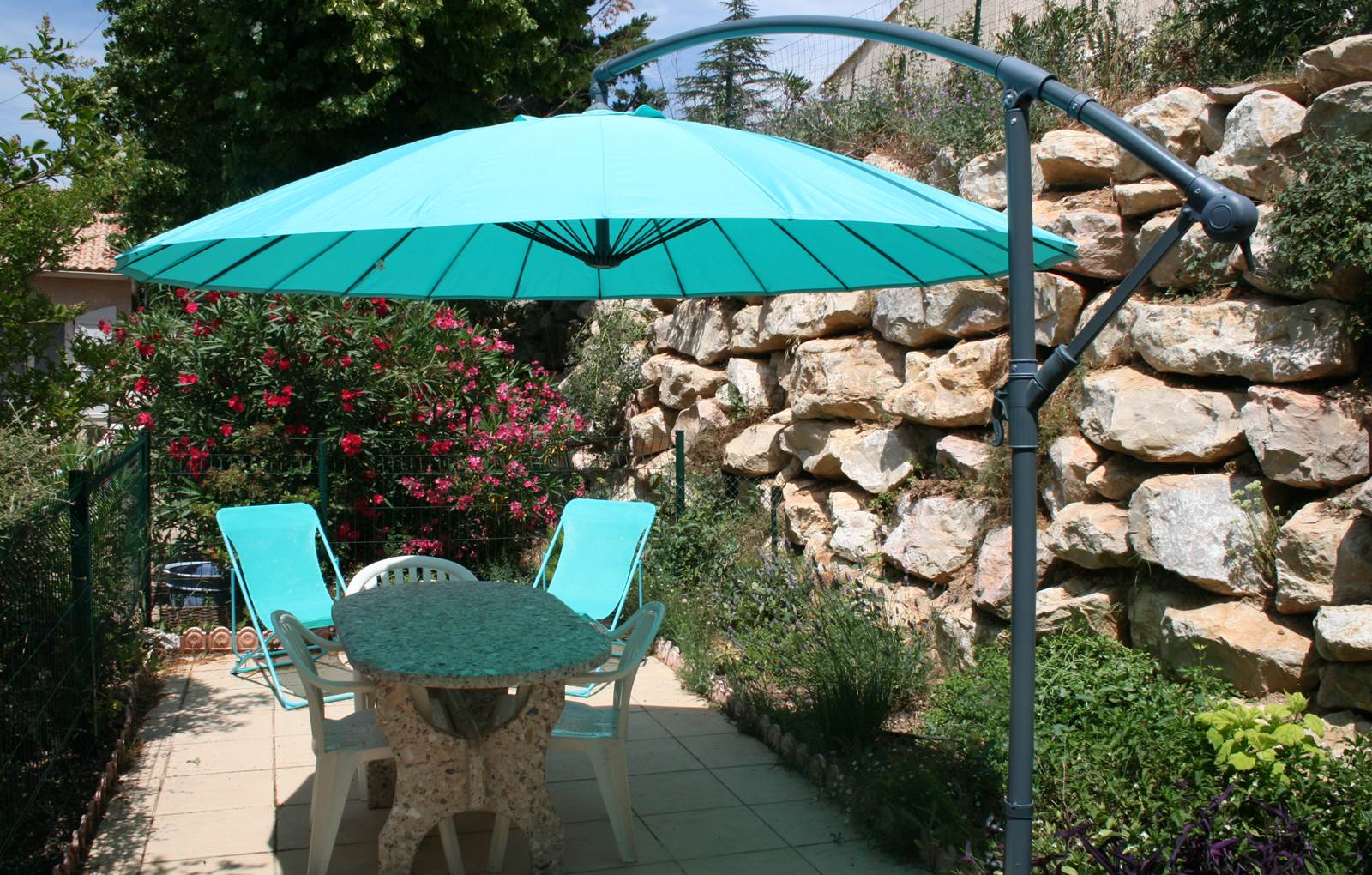 Terrasse gîte CYPRES-carousel