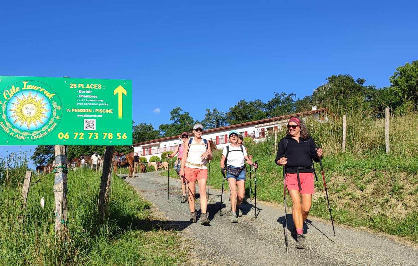 marcheurs pèlerin compostelle ostabat-carousel