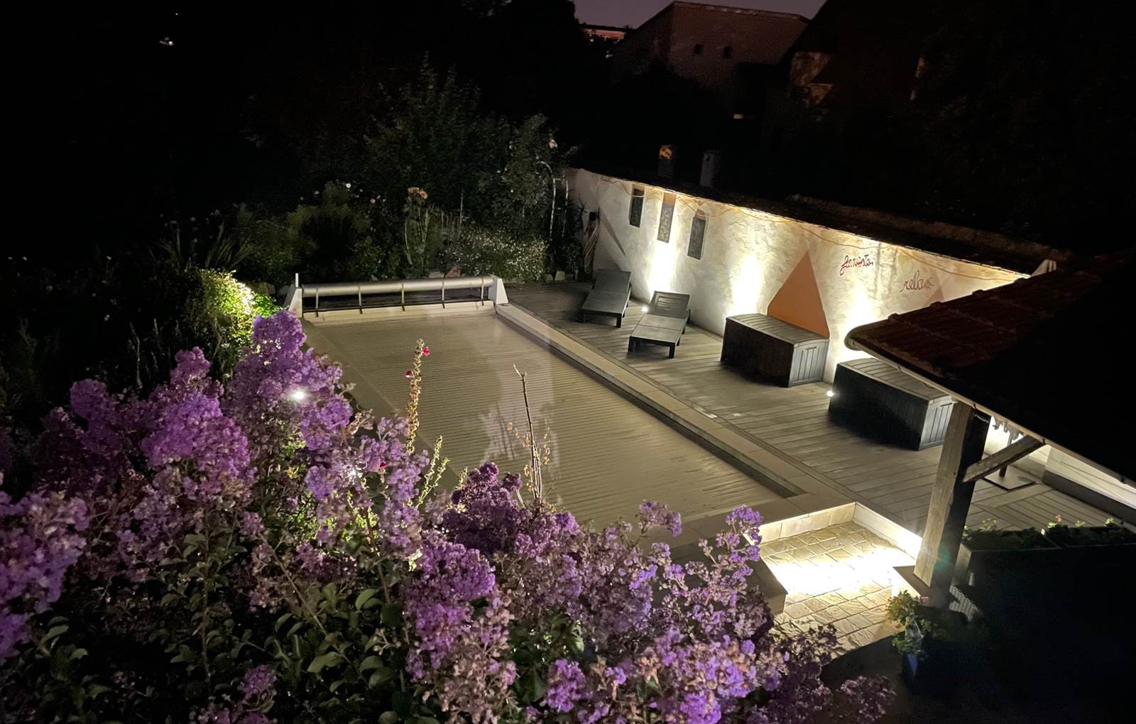 PISCINE AU CLAIR DE LUNE-carousel