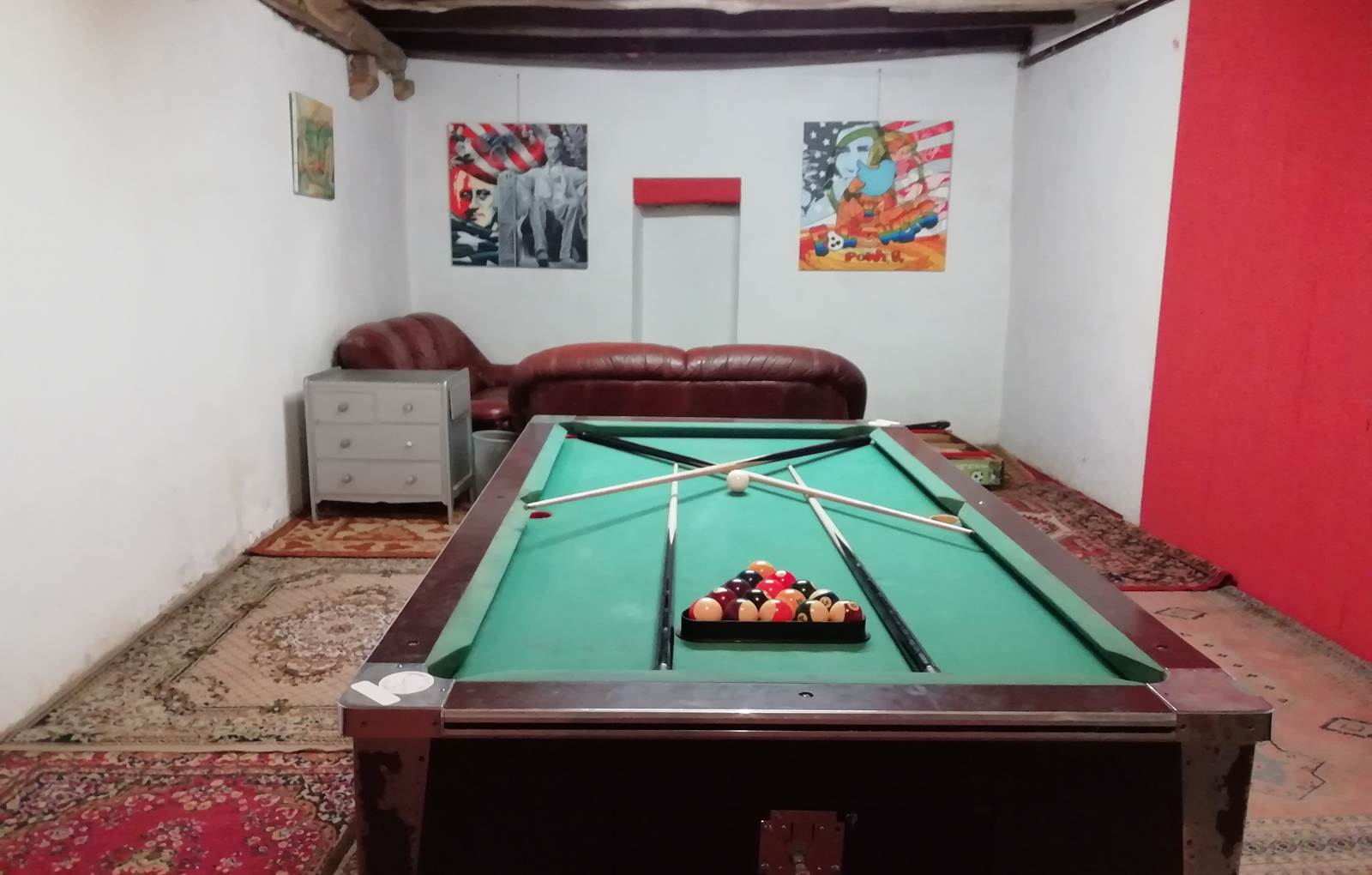 Espace billard dans une grange non chauffée-carousel
