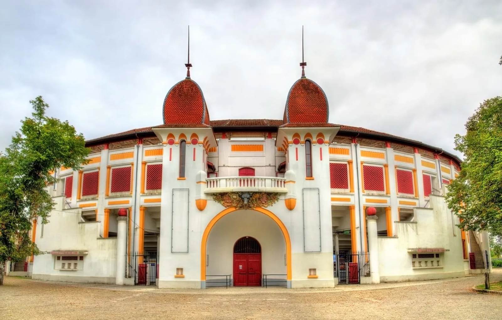 LES ARÈNES-carousel
