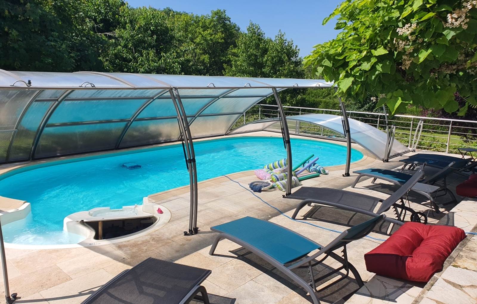 20250616_112444-carousel