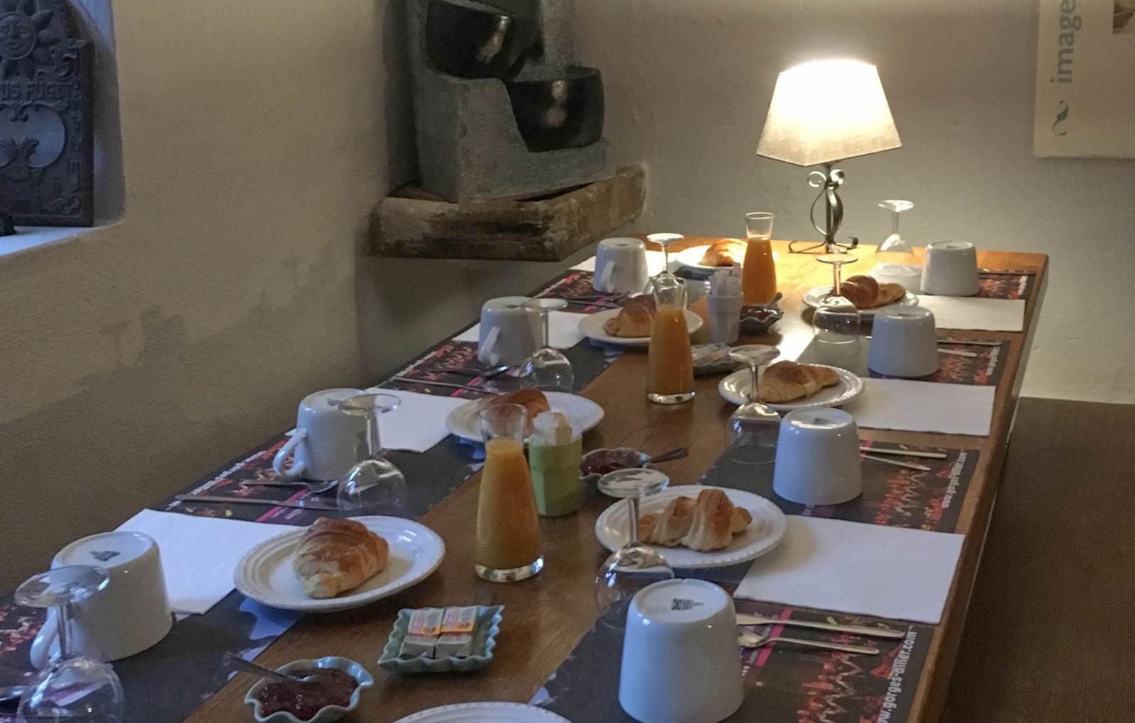 ERMITAGE SAINT-VINCENT - Petit déjeuner-carousel