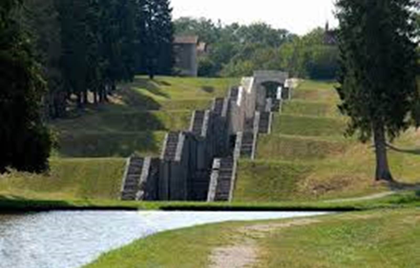 Les Rossignols-Les Septs Ecluses-Rogny-carousel