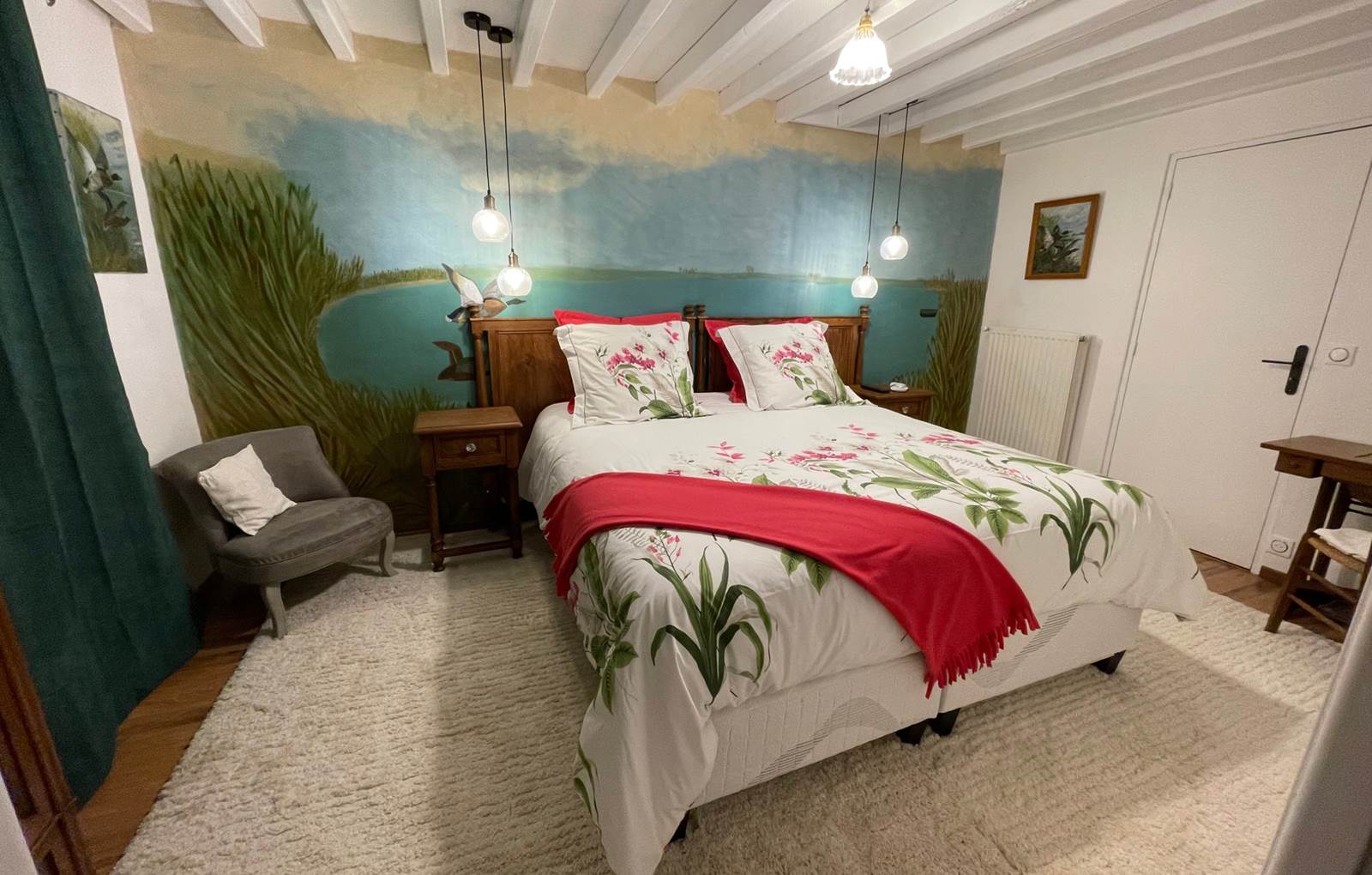 CHAMBRE ETAGE LIT 180-carousel