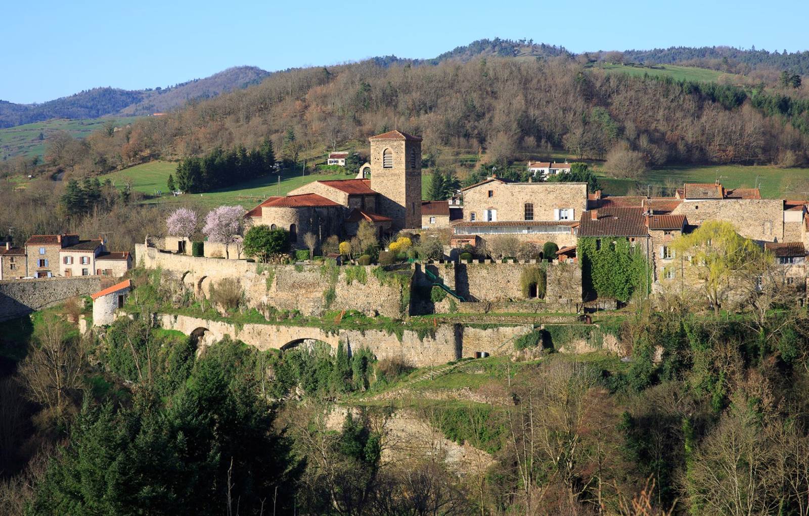 ERMITAGE SAINT-VINCENT - Vaisseau de pierre-carousel