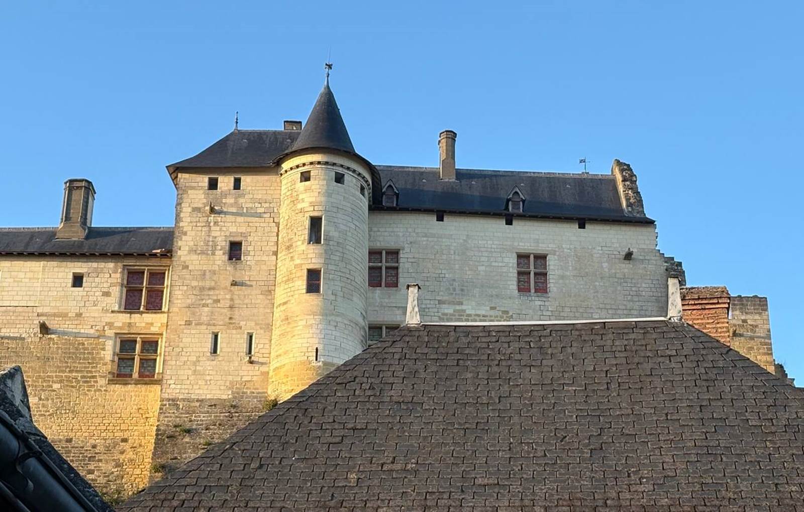 Une des vues sur le château depuis le gite-carousel
