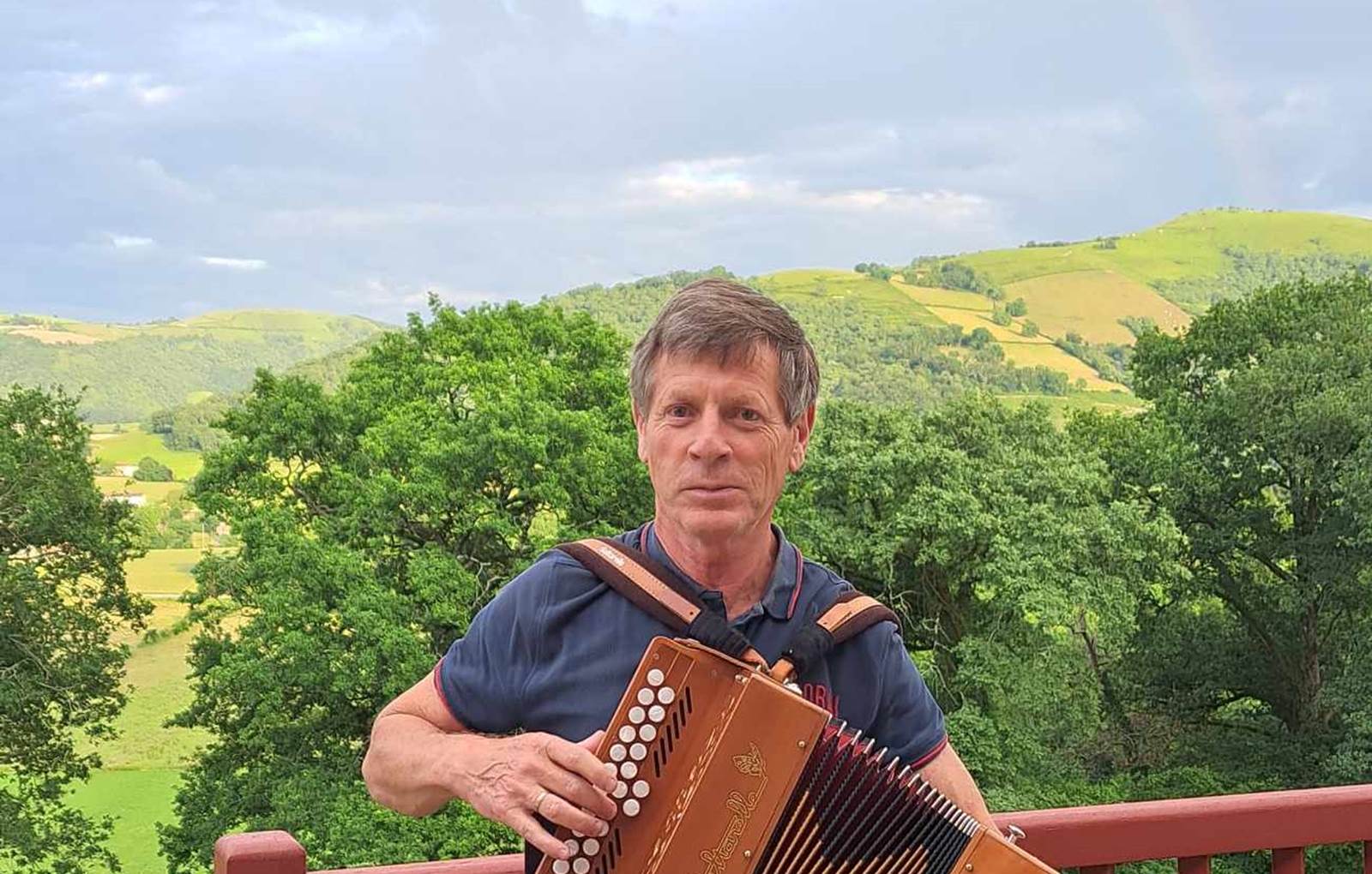 381204530_958370755266471_9208863357603825224_n-carousel