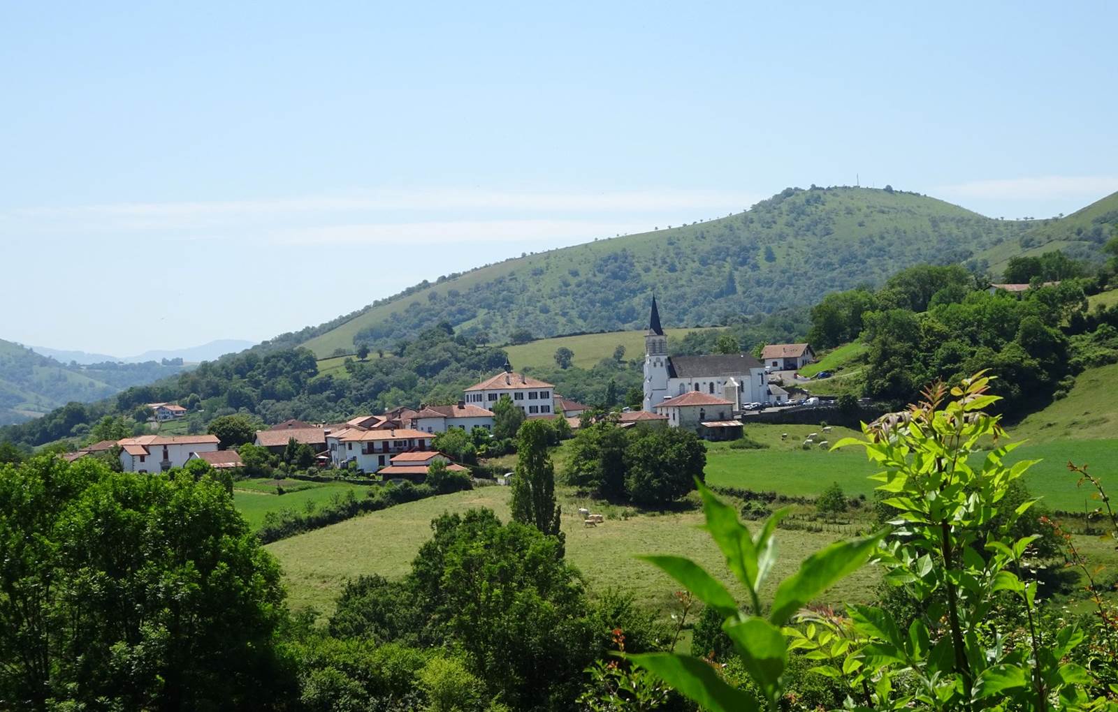 Gite Izarrak_Compostelle_pays basque_village ostabat-carousel