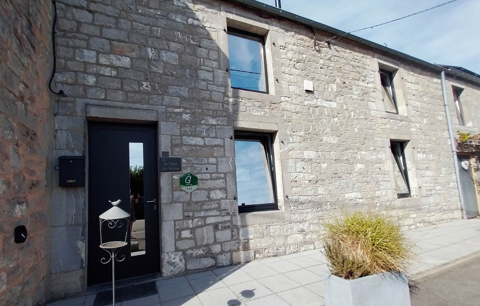 Façade avant-carousel