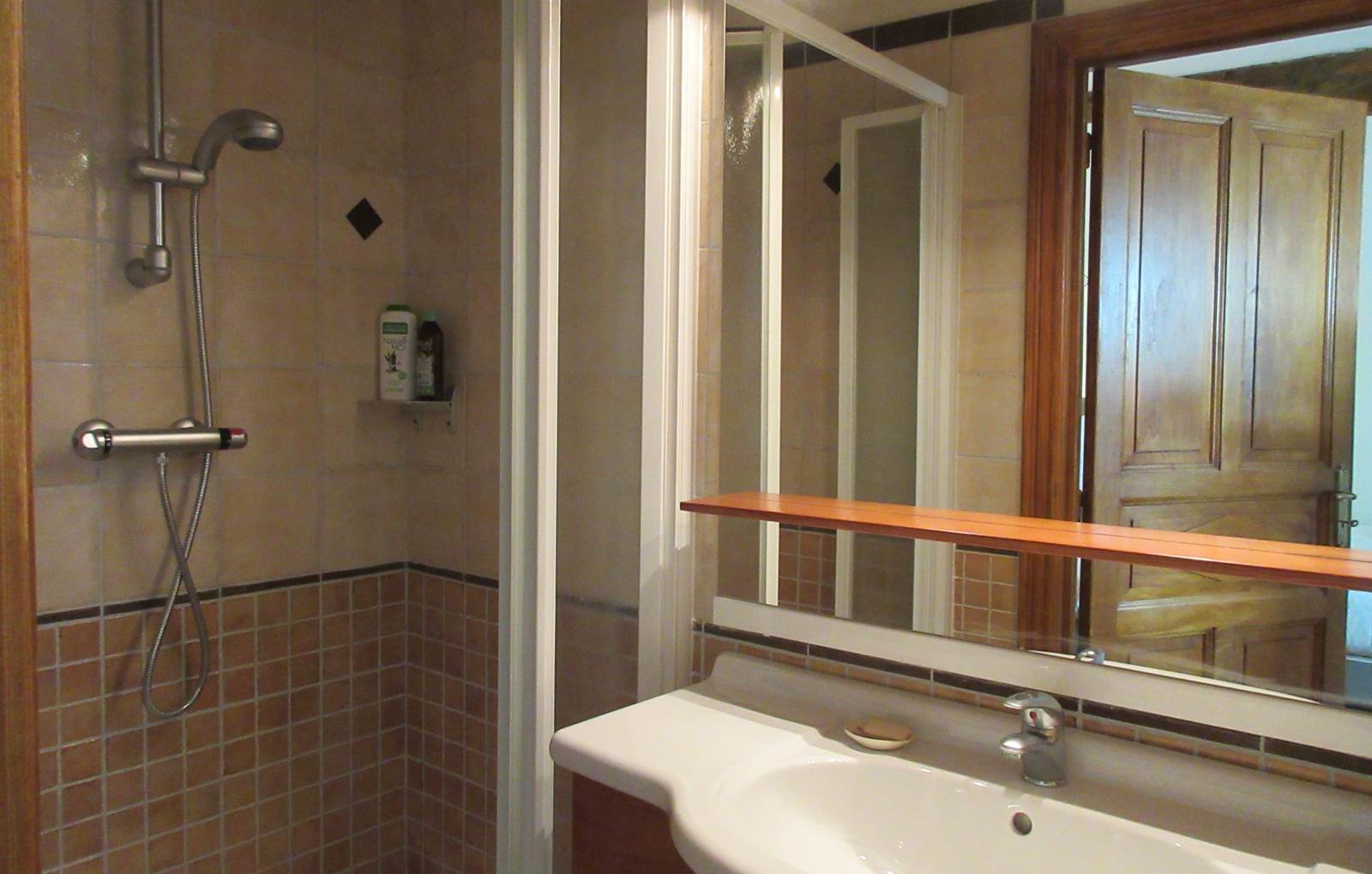 Domaine les Garrigues Salle de bain Bertel-carousel