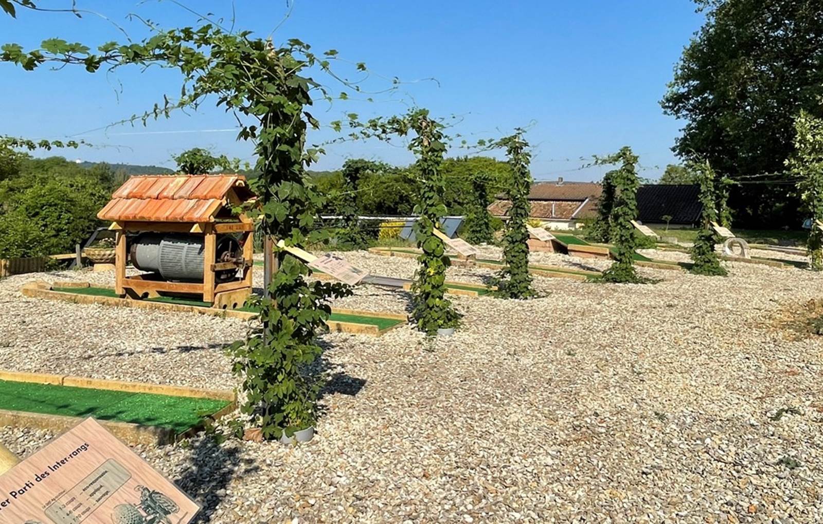 elloha-minigolf-carousel