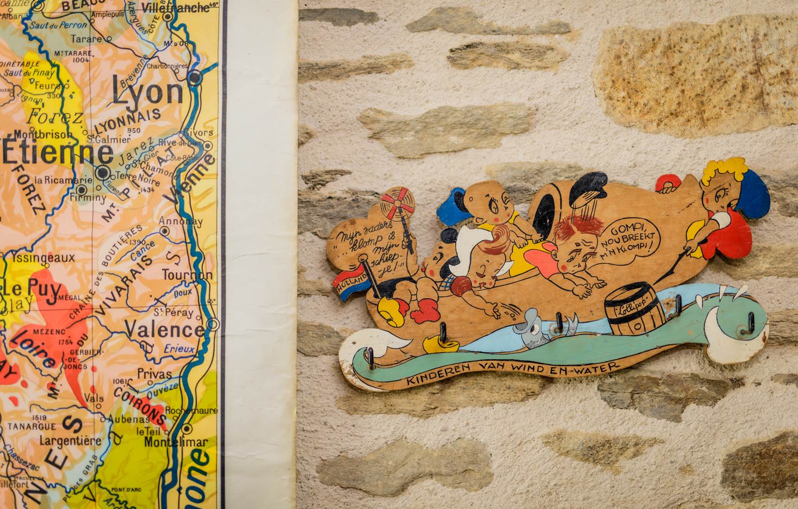 F Grenier detail 1-carousel