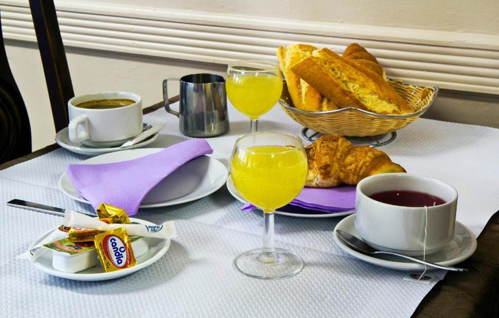 LOURDES PETITS DEJEUNER-carousel