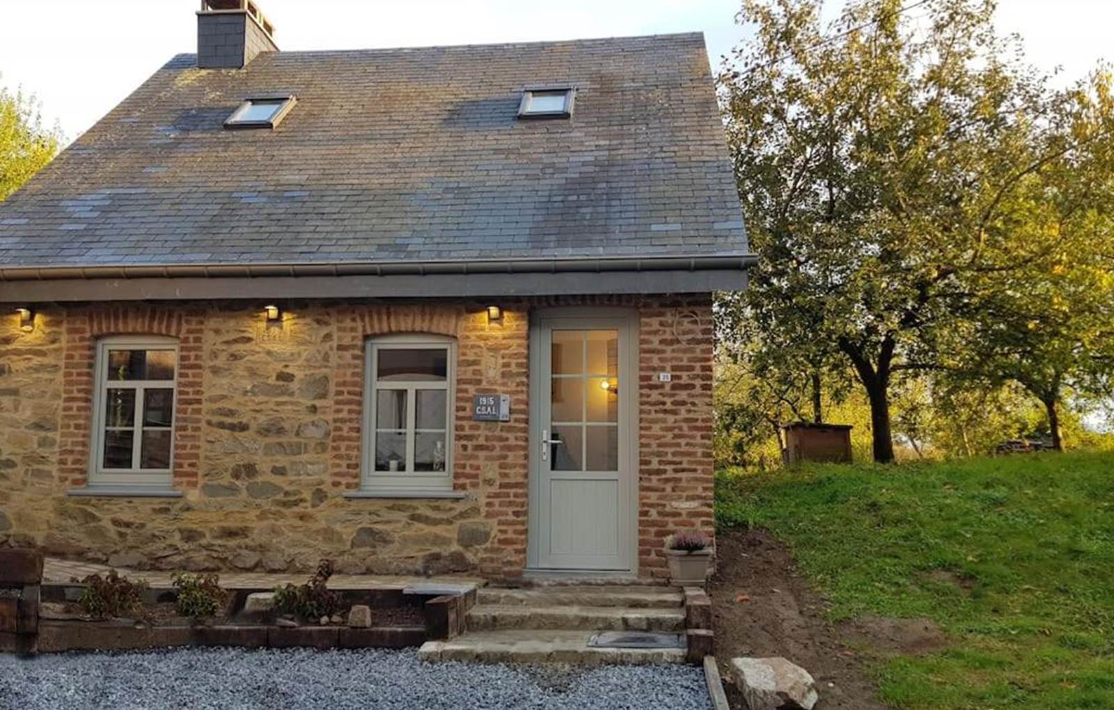 Façade avant-carousel