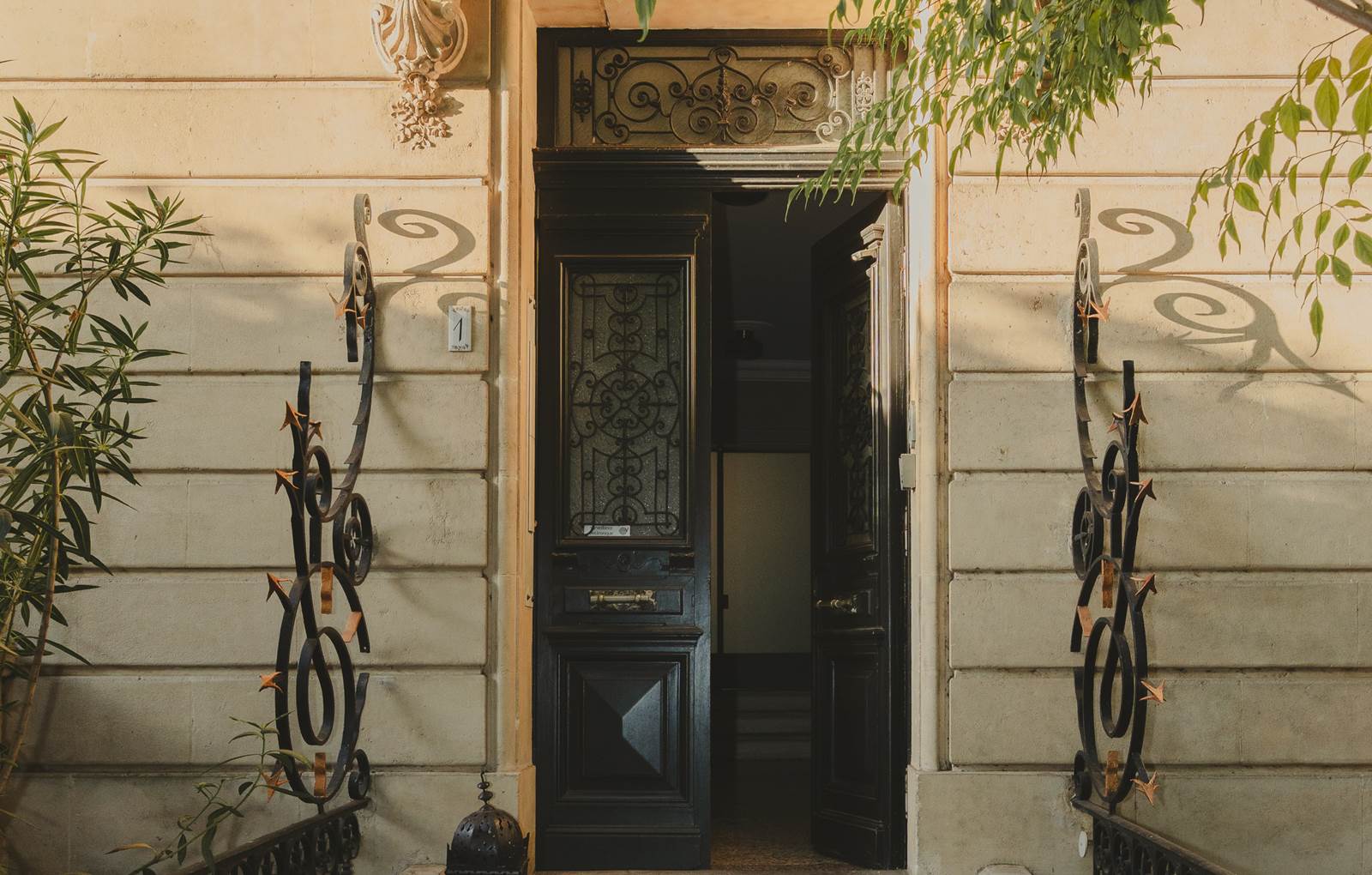 013_AJ_6695-Modifier_rs_web-carousel