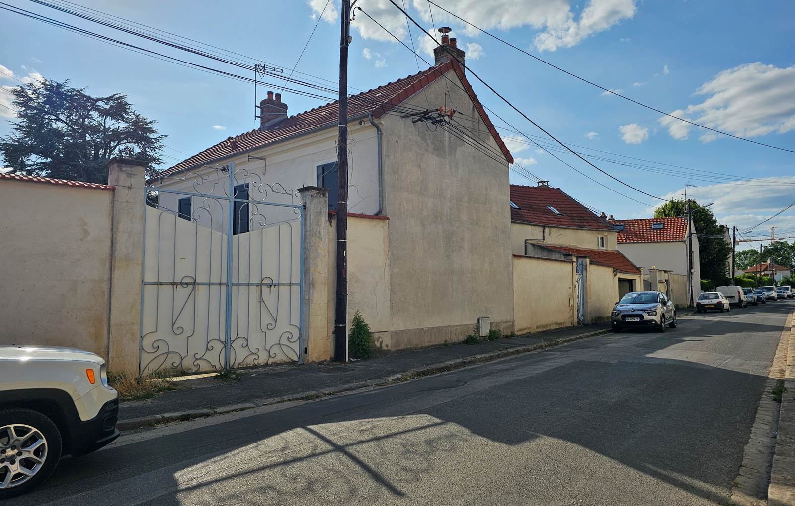 FACADE DE LA MAISON RUE DES FERMES-carousel
