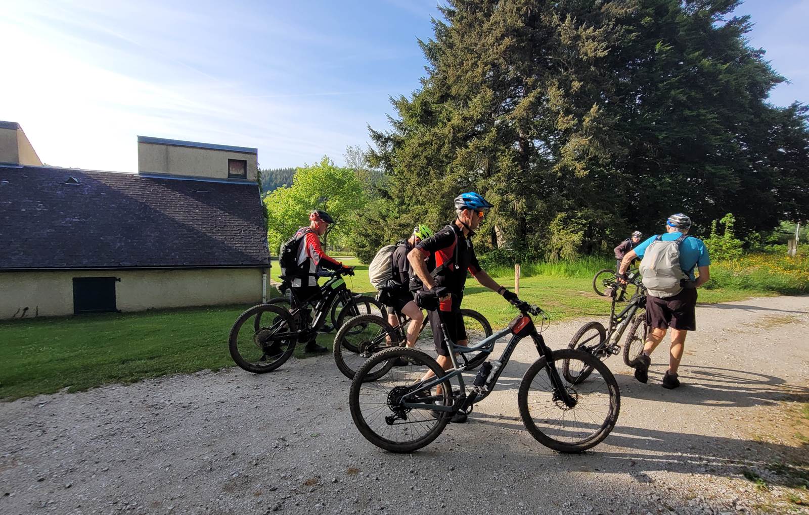 20250521_083901-carousel