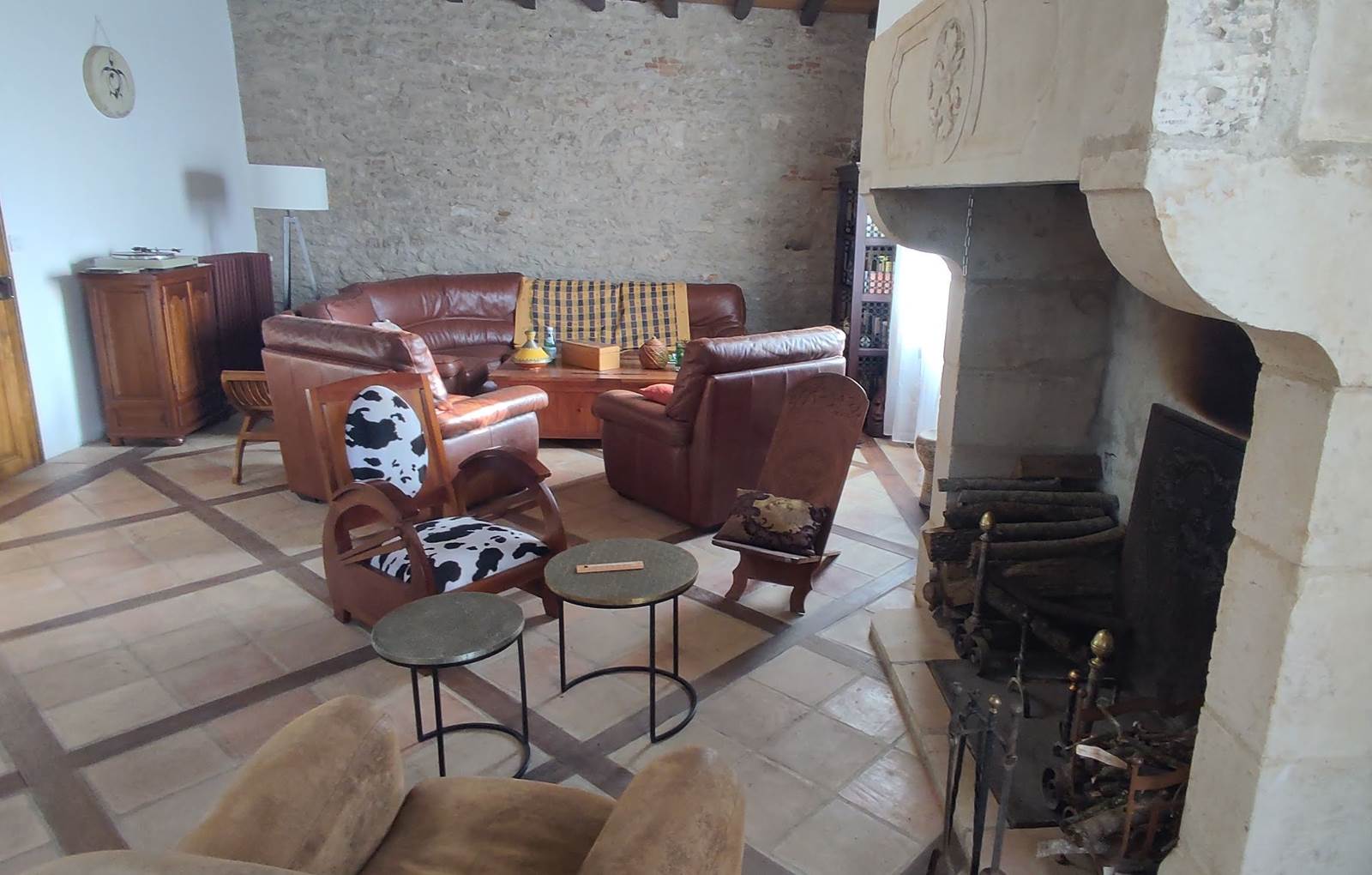 Domaine les Garrigues Salon avec cheminée-carousel