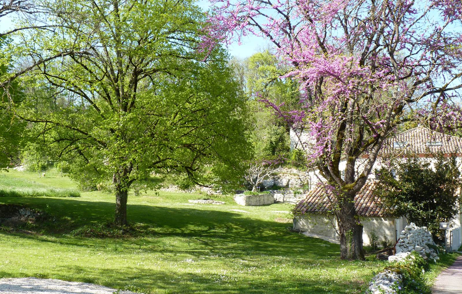 La Bergerie côté jardin-carousel